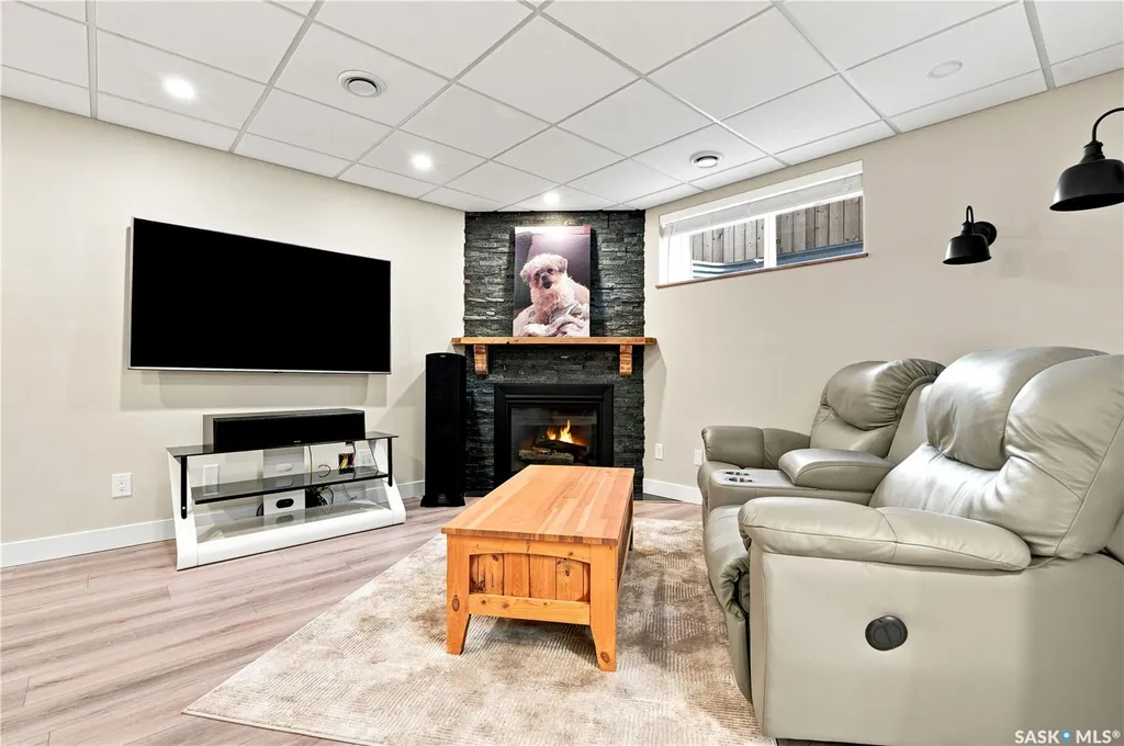 944 Glenview Cove Martensville SK S0K 0A2