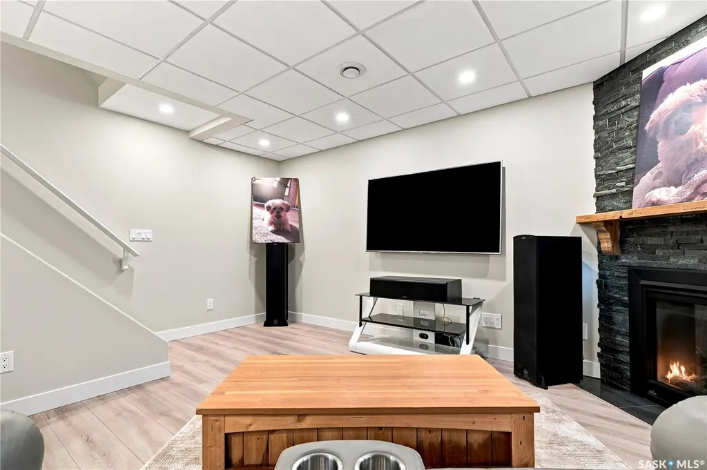 944 Glenview Cove Martensville SK S0K 0A2