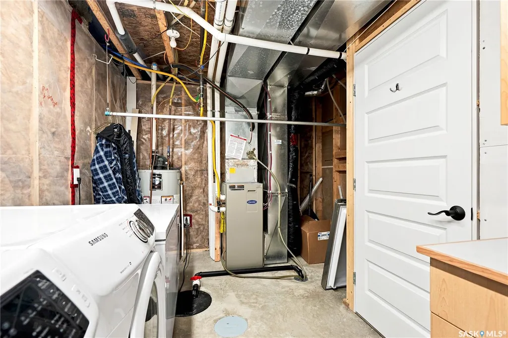 944 Glenview Cove Martensville SK S0K 0A2