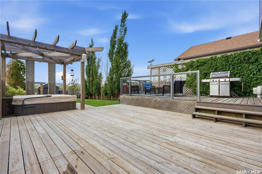 944 Glenview Cove Martensville SK S0K 0A2