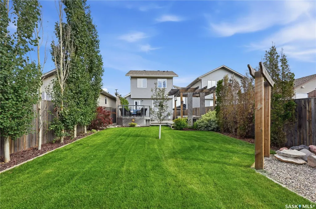 944 Glenview Cove Martensville SK S0K 0A2