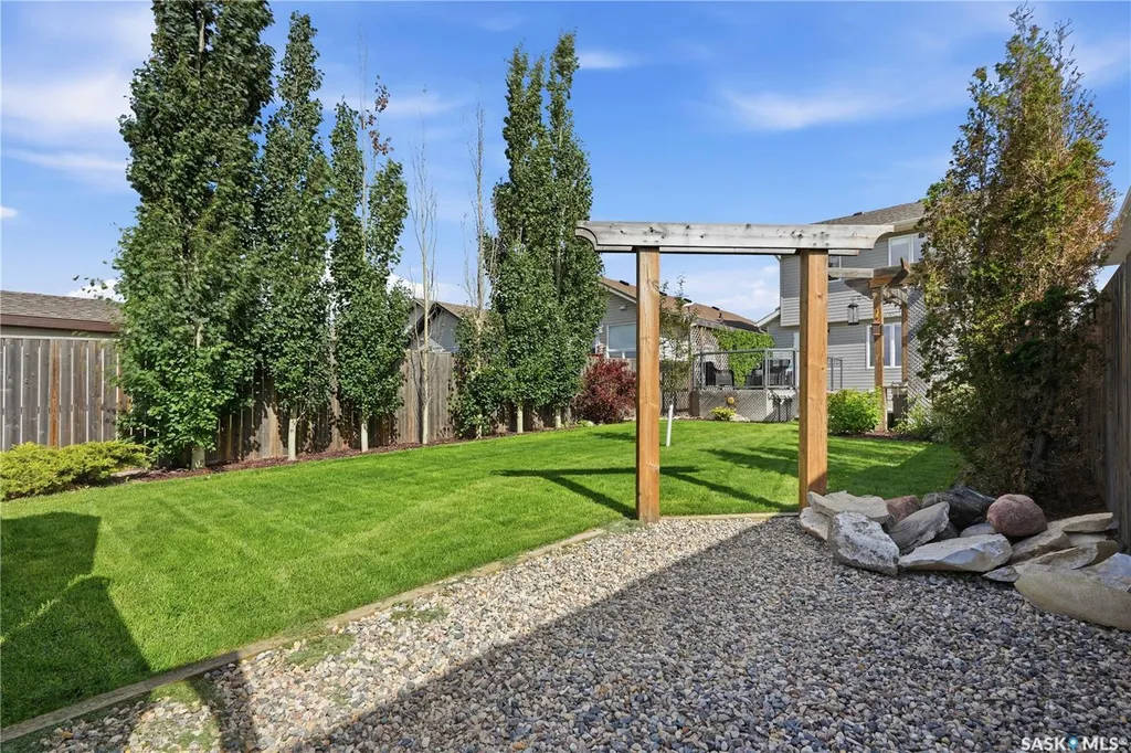 944 Glenview Cove Martensville SK S0K 0A2