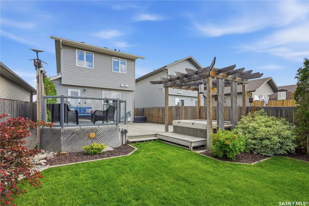 944 Glenview Cove Martensville SK S0K 0A2