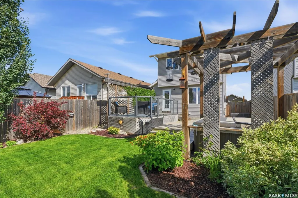 944 Glenview Cove Martensville SK S0K 0A2
