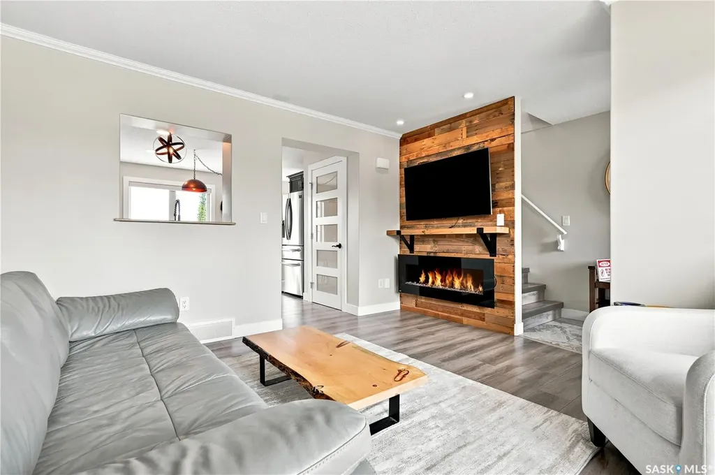 944 Glenview Cove Martensville SK S0K 0A2