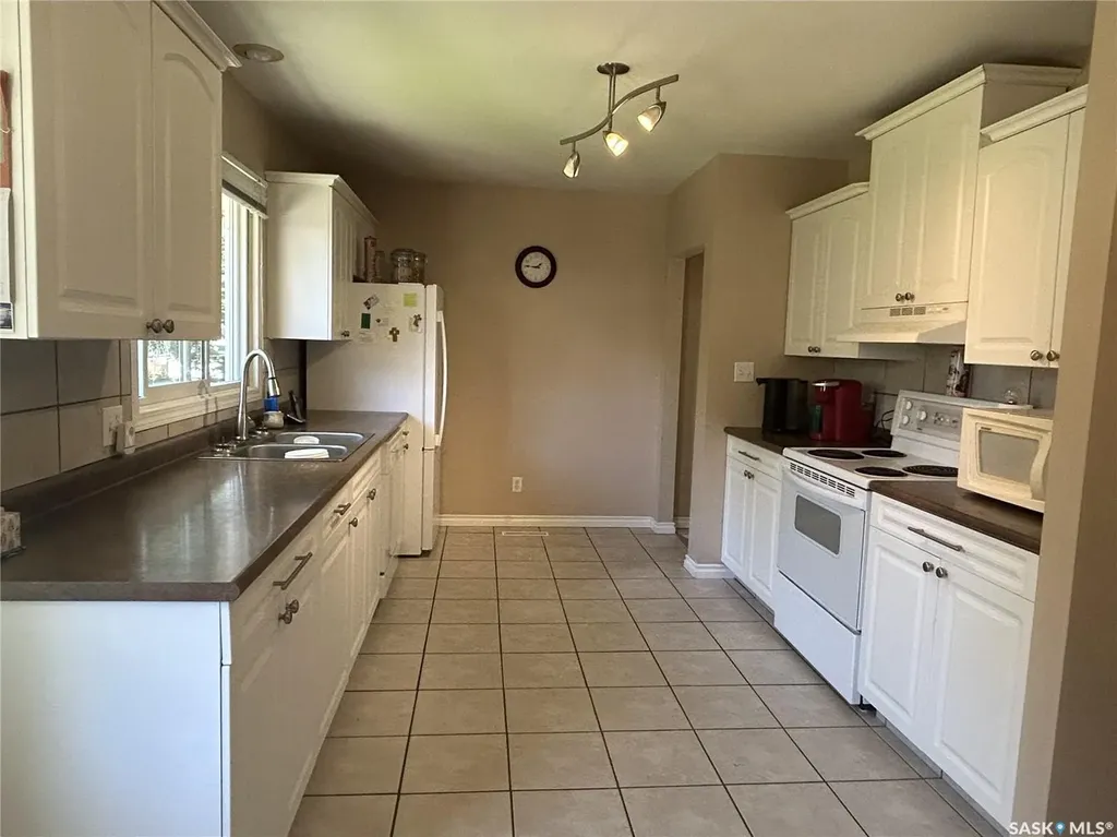 231 Duncan Road Estevan SK S4A 0A3
