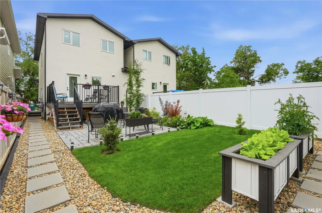 414A 109th Street W Saskatoon SK S7N 1R7