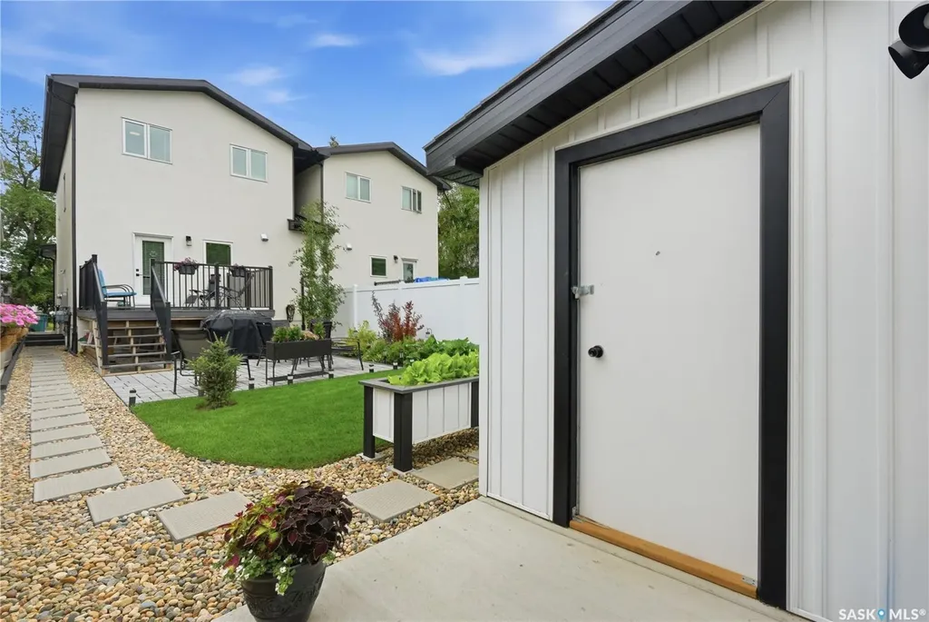 414A 109th Street W Saskatoon SK S7N 1R7