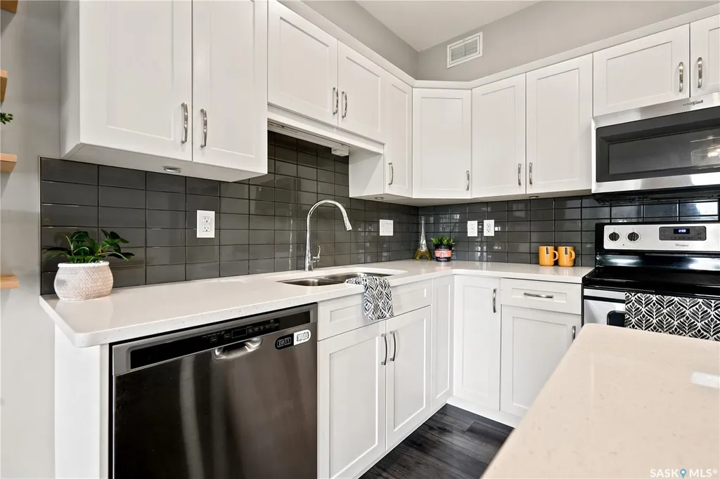 115 Veltkamp Crescent Saskatoon SK S7T 0T7