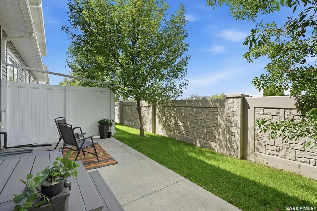 115 Veltkamp Crescent Saskatoon SK S7T 0T7