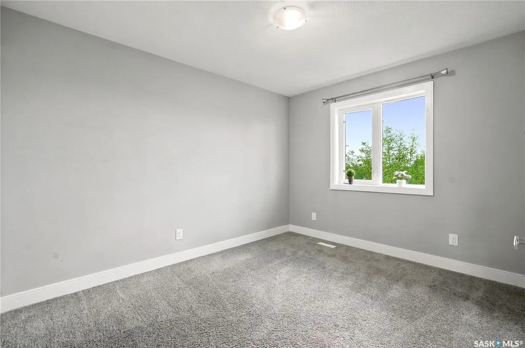 115 Veltkamp Crescent Saskatoon SK S7T 0T7