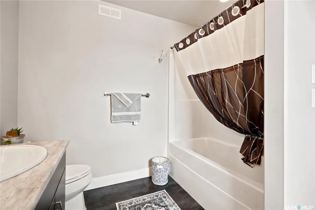 115 Veltkamp Crescent Saskatoon SK S7T 0T7