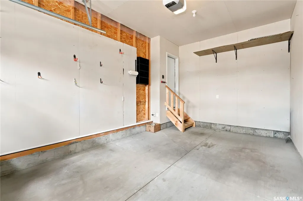 115 Veltkamp Crescent Saskatoon SK S7T 0T7