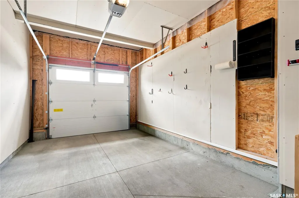 115 Veltkamp Crescent Saskatoon SK S7T 0T7