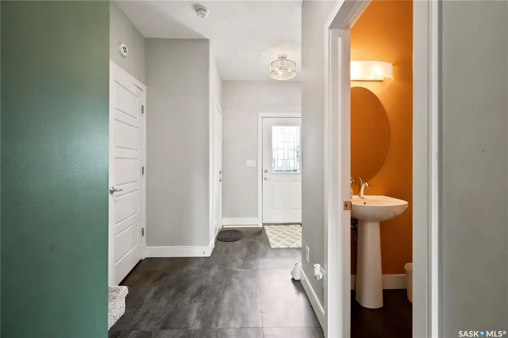115 Veltkamp Crescent Saskatoon SK S7T 0T7
