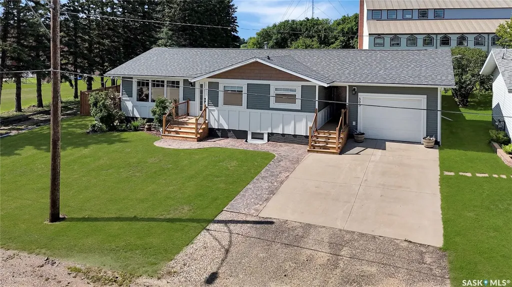 303 3rd Avenue E Debden SK S0J 0S0