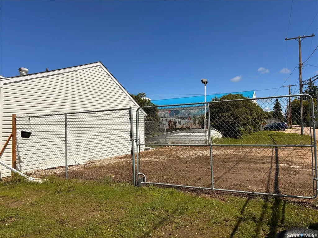 314-316 1st Avenue E Nipawin SK S0E 1E0