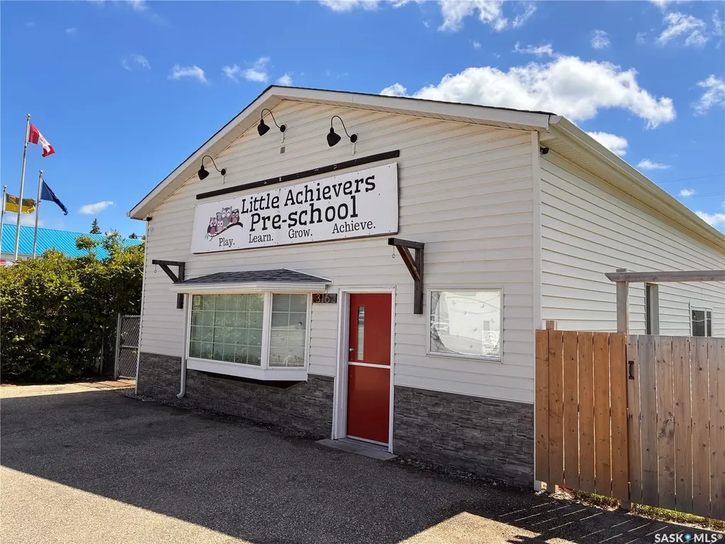 314-316 1st Avenue E Nipawin SK S0E 1E0