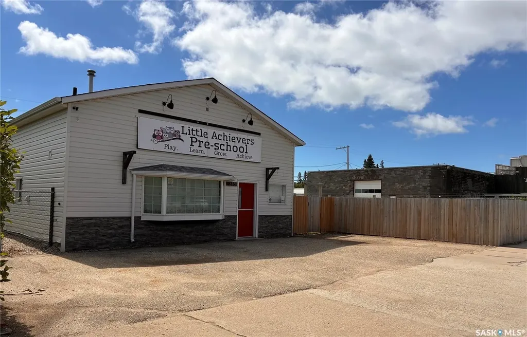 314-316 1st Avenue E Nipawin SK S0E 1E0