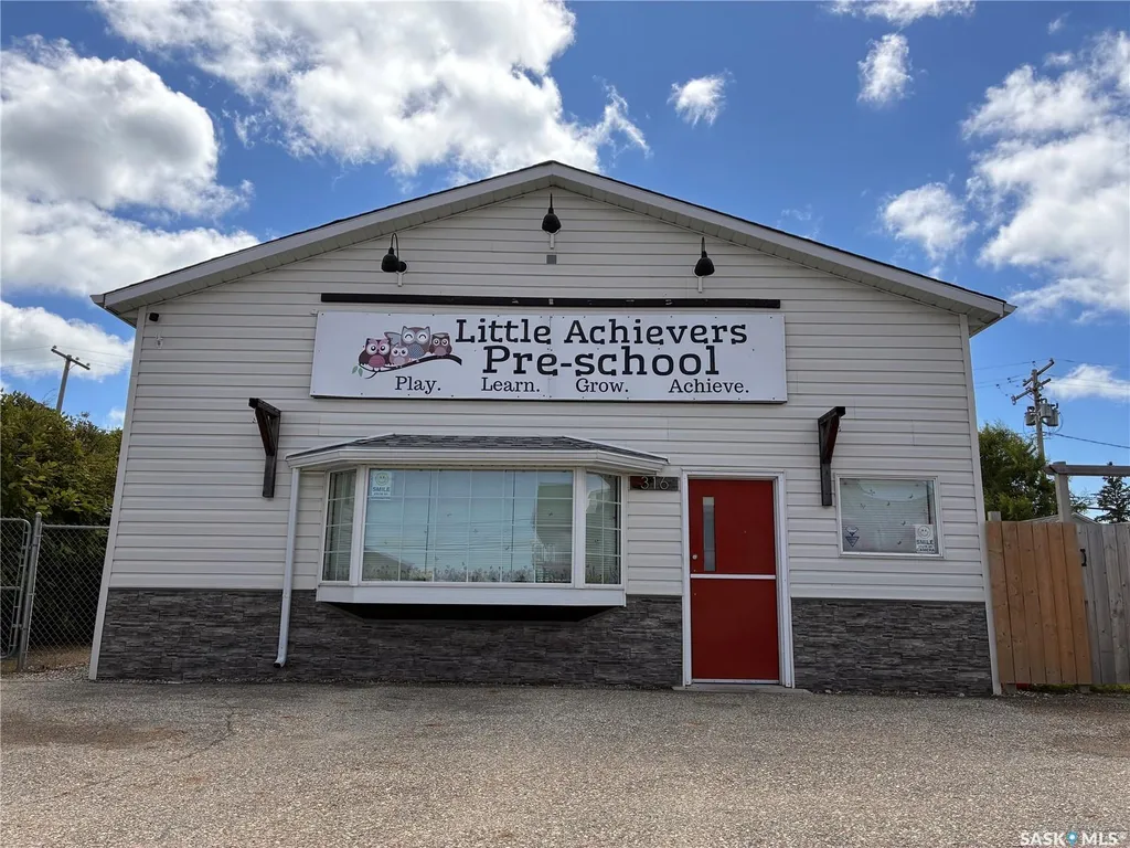 314-316 1st Avenue E Nipawin SK S0E 1E0