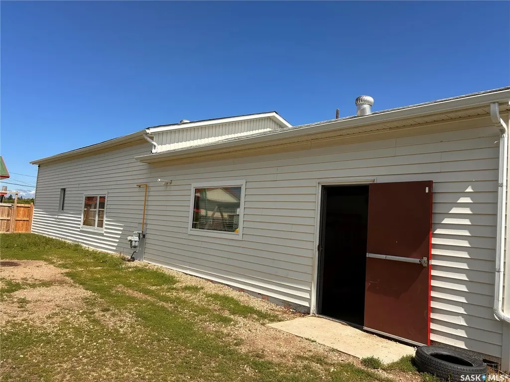 314-316 1st Avenue E Nipawin SK S0E 1E0