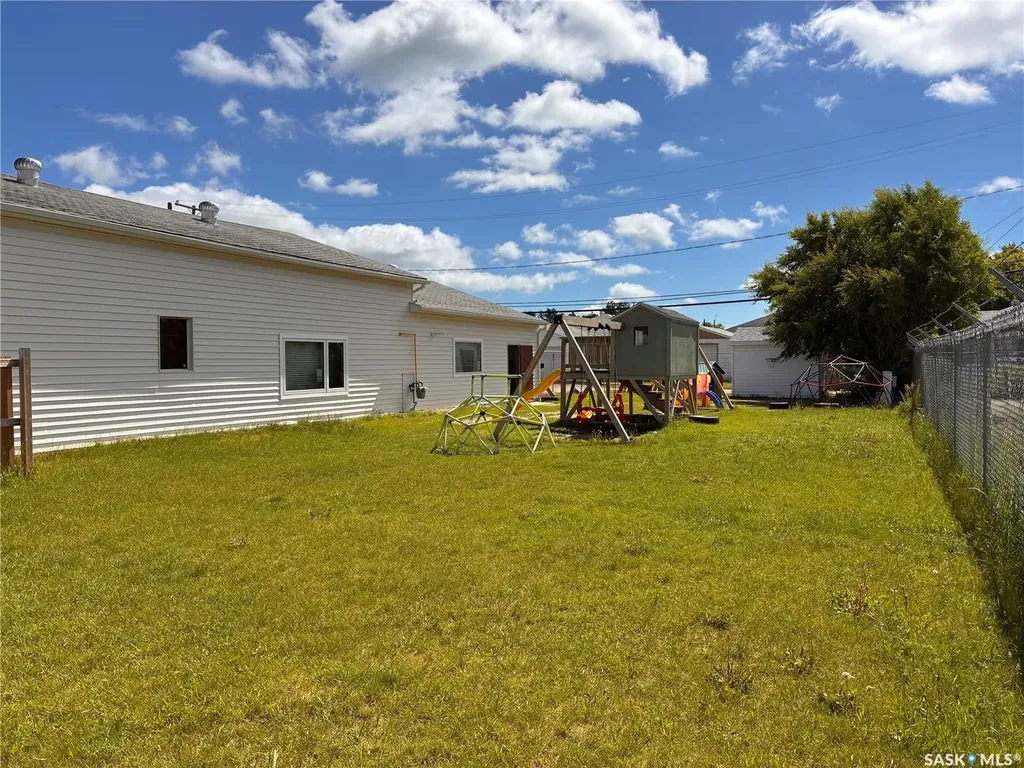 314-316 1st Avenue E Nipawin SK S0E 1E0