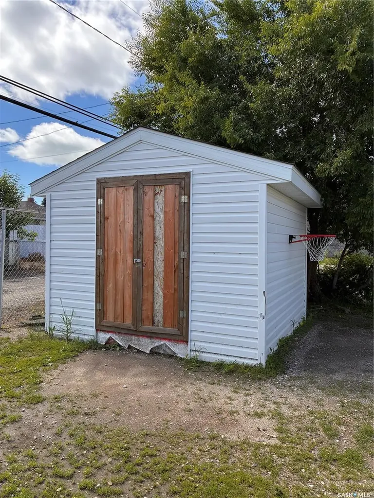 314-316 1st Avenue E Nipawin SK S0E 1E0