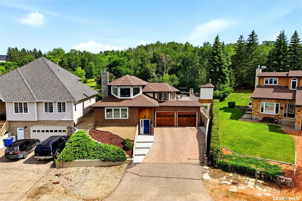 270 Prospect Crescent Lumsden SK S0G 3C0