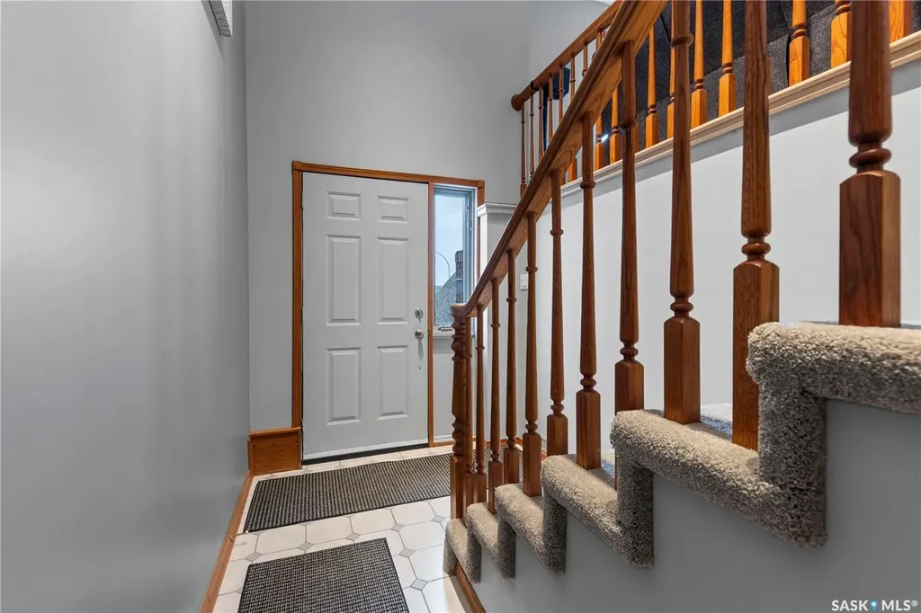 270 Prospect Crescent Lumsden SK S0G 3C0