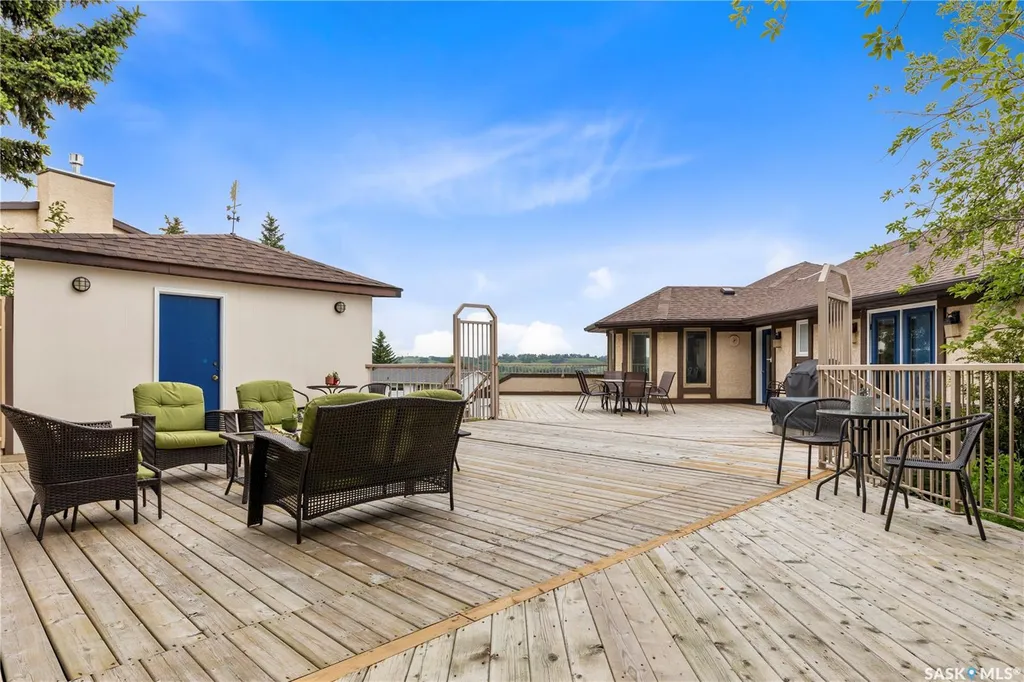 270 Prospect Crescent Lumsden SK S0G 3C0