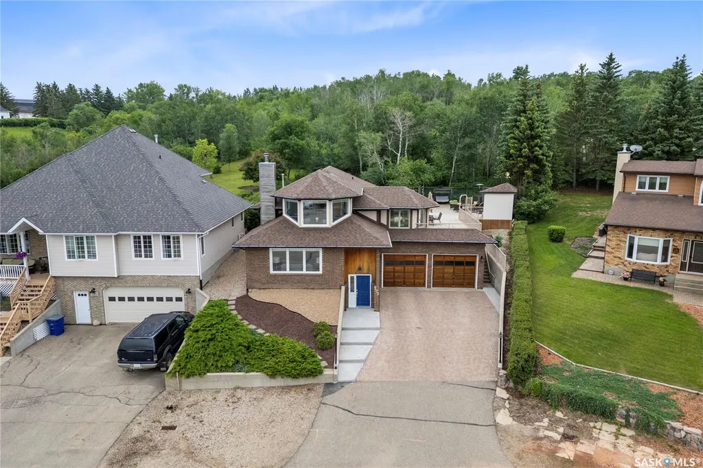 270 Prospect Crescent Lumsden SK S0G 3C0