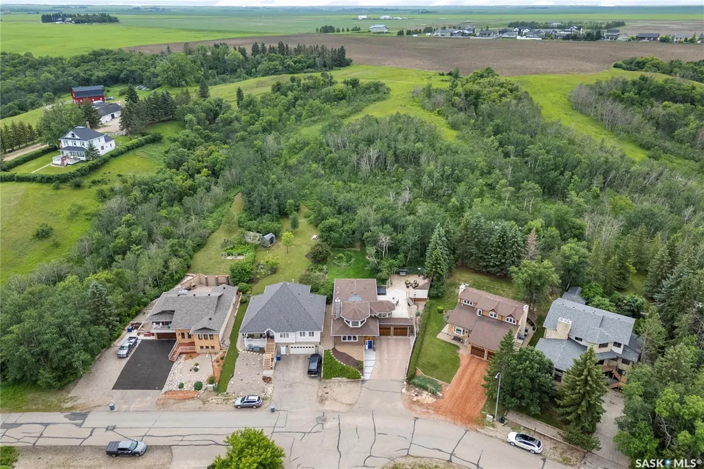 270 Prospect Crescent Lumsden SK S0G 3C0