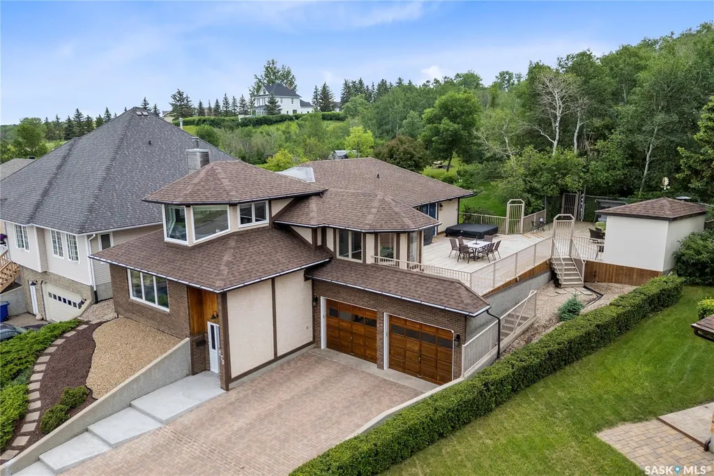 270 Prospect Crescent Lumsden SK S0G 3C0