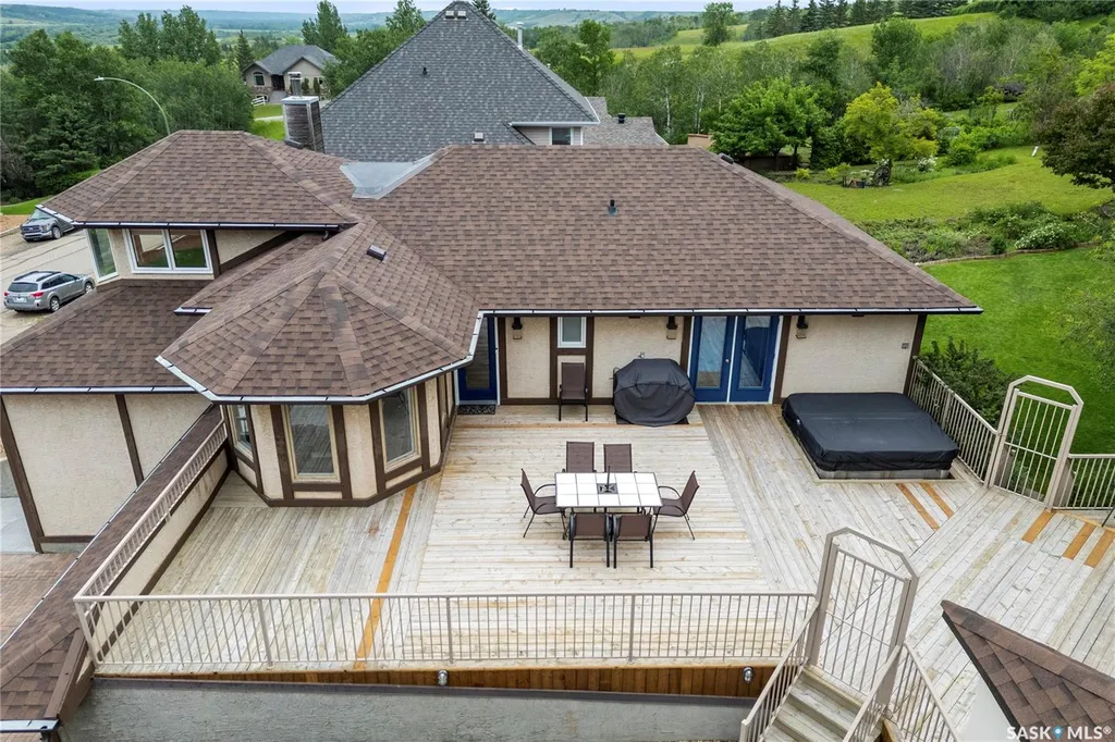 270 Prospect Crescent Lumsden SK S0G 3C0