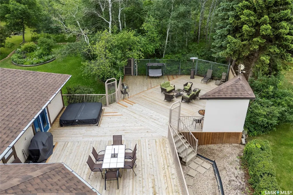 270 Prospect Crescent Lumsden SK S0G 3C0