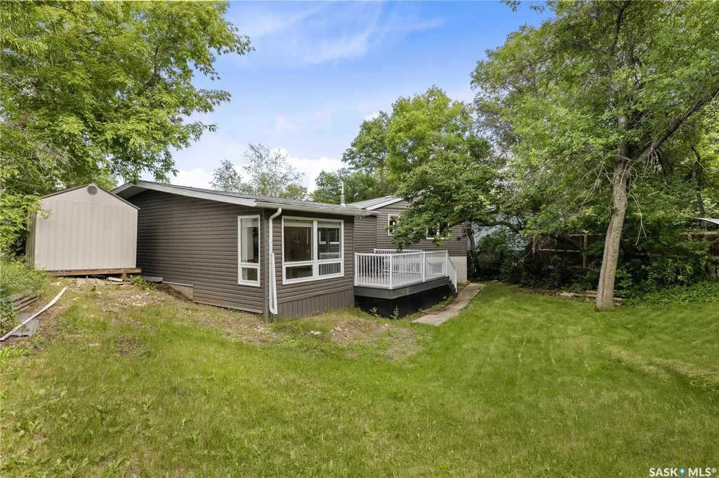 342 4th Street E Regina Beach SK S0G 4C0