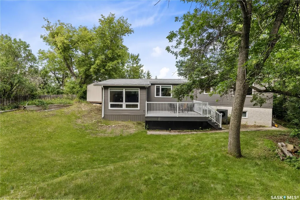 342 4th Street E Regina Beach SK S0G 4C0