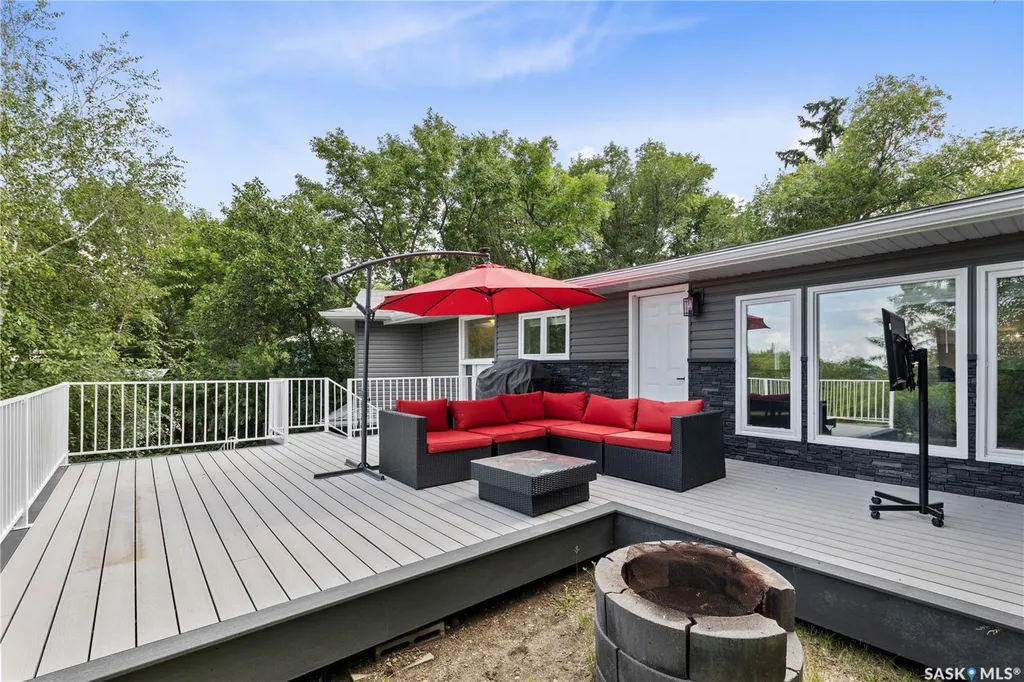 342 4th Street E Regina Beach SK S0G 4C0