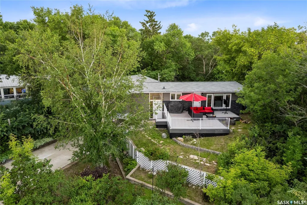 342 4th Street E Regina Beach SK S0G 4C0