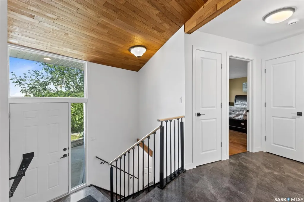 342 4th Street E Regina Beach SK S0G 4C0