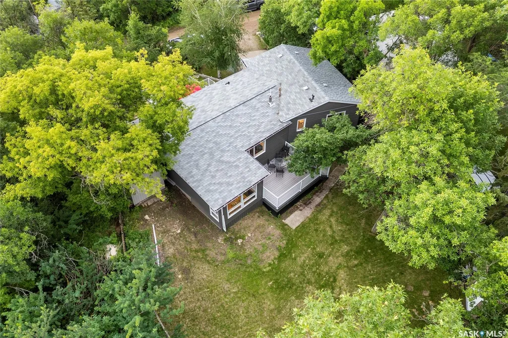 342 4th Street E Regina Beach SK S0G 4C0