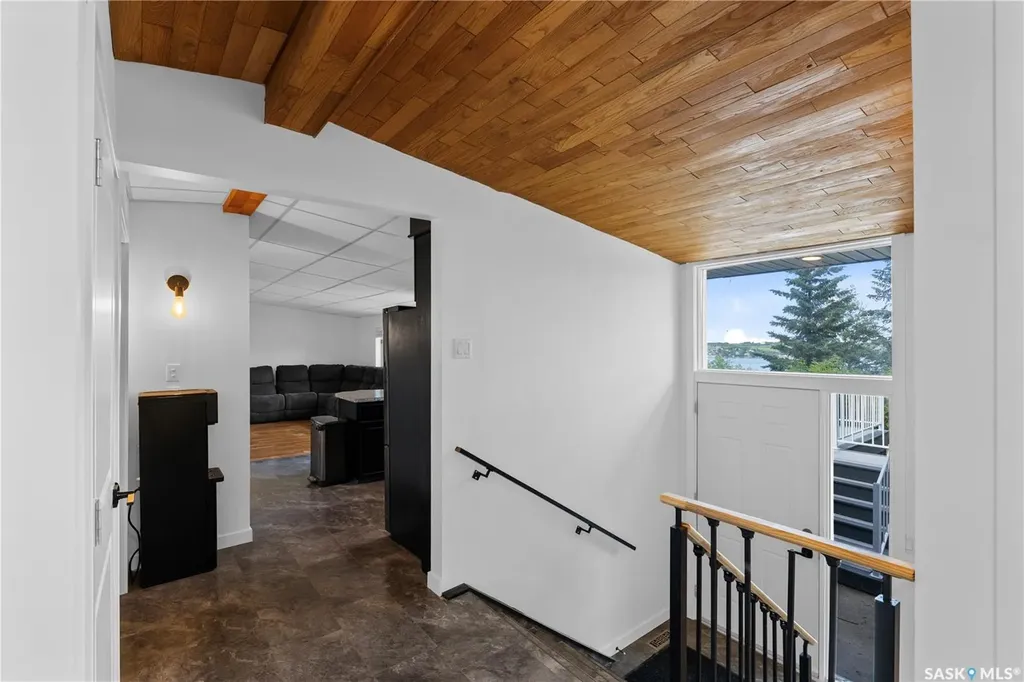 342 4th Street E Regina Beach SK S0G 4C0