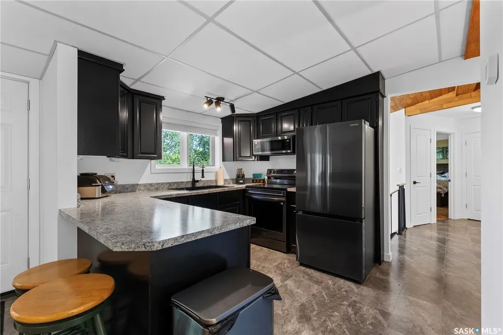 342 4th Street E Regina Beach SK S0G 4C0