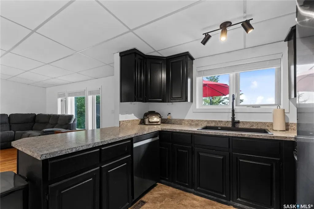 342 4th Street E Regina Beach SK S0G 4C0