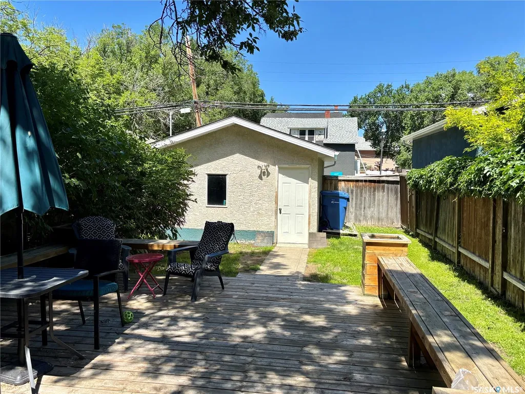 2734 Victoria Avenue Regina SK S4T 1K3