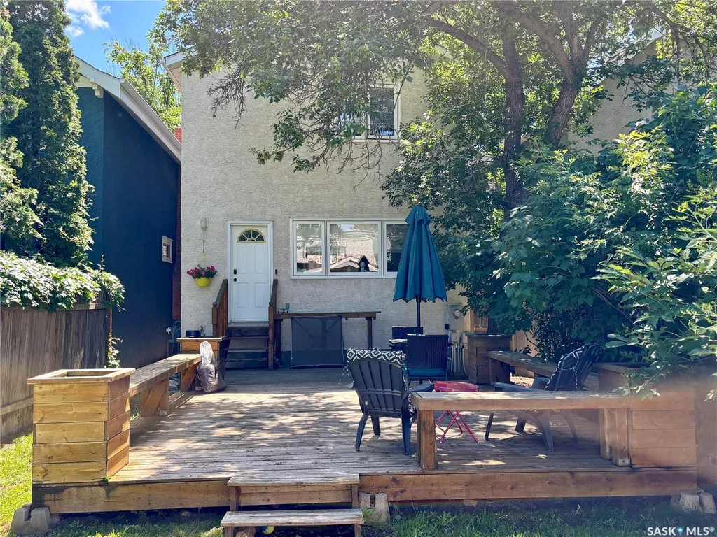 2734 Victoria Avenue Regina SK S4T 1K3