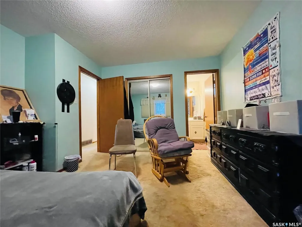 195 Lincoln Drive Regina SK S4S 6P5