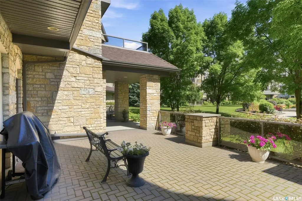 1622 Acadia Drive Saskatoon SK S7H 5H7