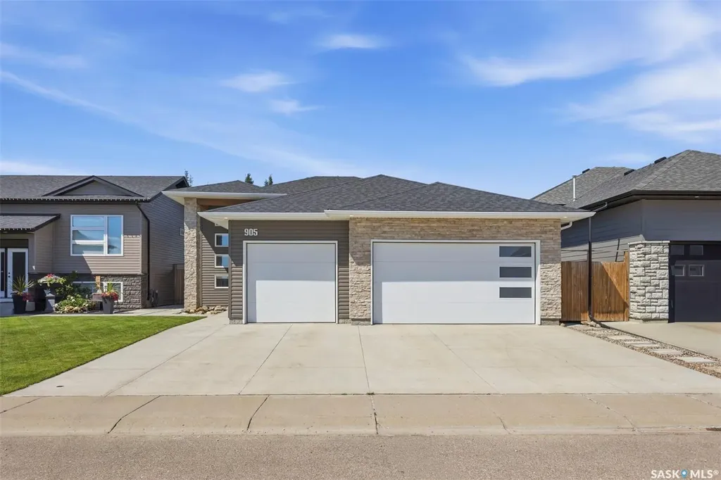 905 Salmon Way Martensville SK S0K 2T1