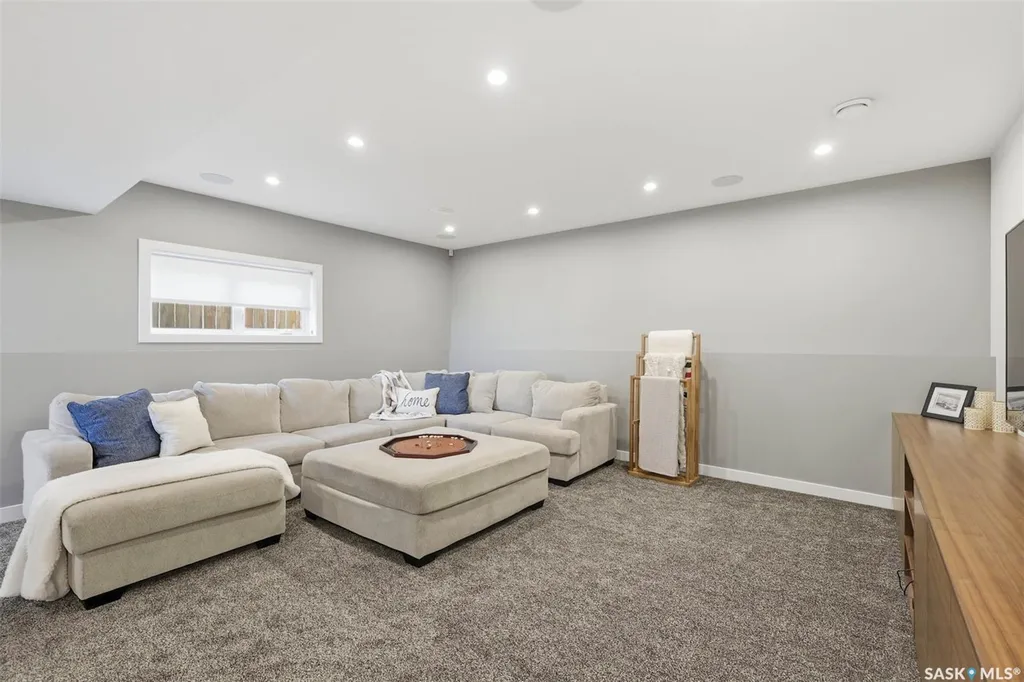 905 Salmon Way Martensville SK S0K 2T1
